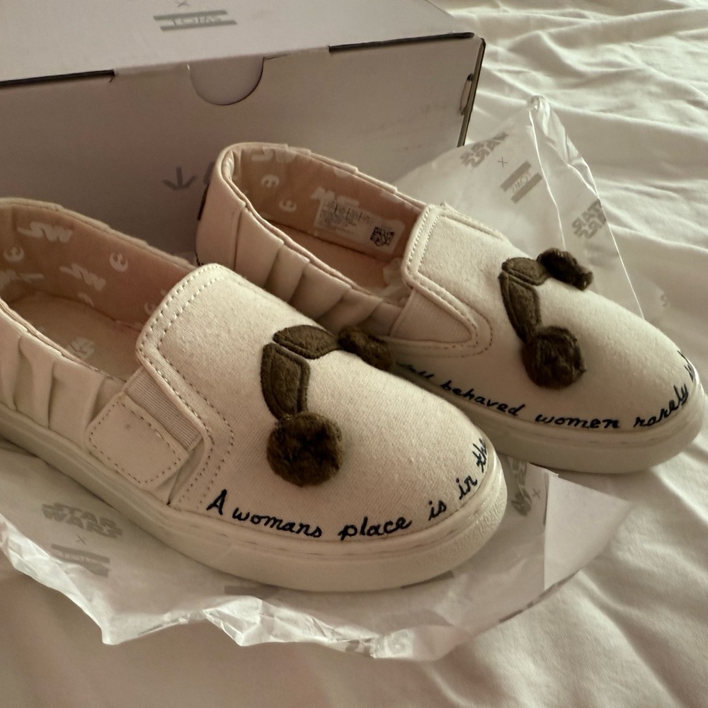 Toms and Star Wars Custom kids Slip-Ons - Picture 2 of 4